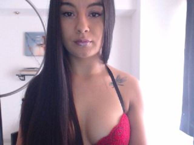 Скриншоты трансляции MiaBellucci