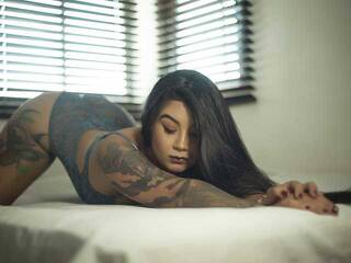 Эротический видеочат miabelucci