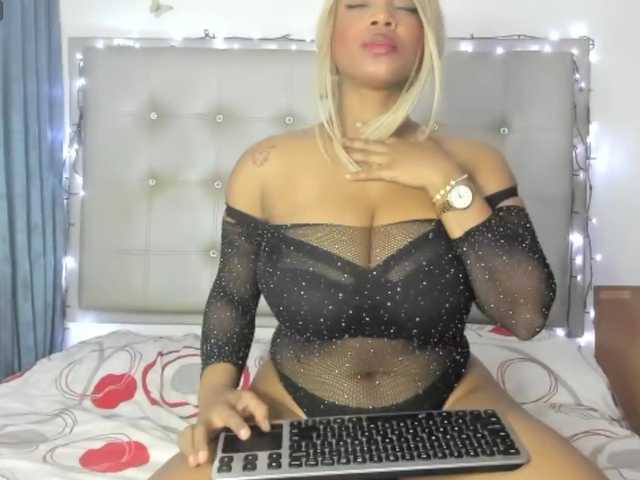 Скриншоты трансляции MiaBigBoobs