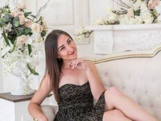 Эротический видеочат Miadaimond