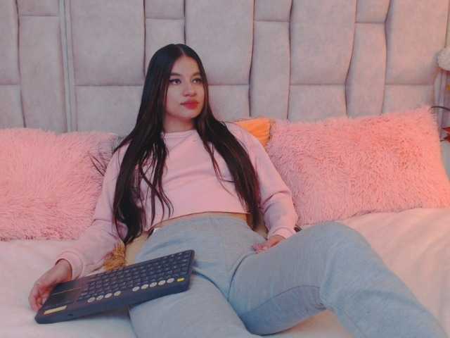 Фотографии MiaDunof1 hi guys i want you to vibrate me .im addicted to feeling , pink toy ready mmm lets fuck me
