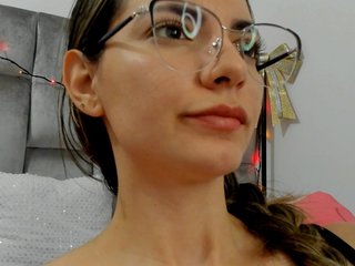 Эротический видеочат miah-baby