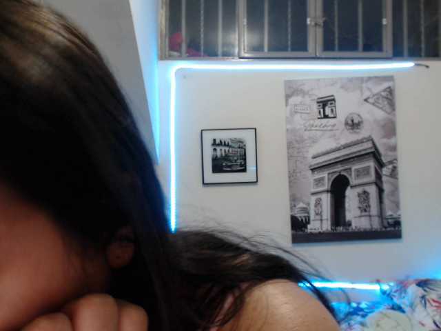 Скриншоты трансляции MiaIsabella