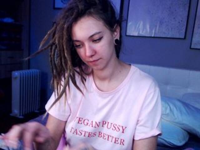 Скриншоты трансляции MiaMoons