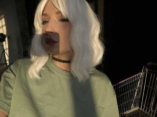 Эротический видеочат Miataa