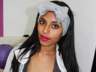 Эротический видеочат michellsaenz1