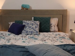 Эротический видеочат MidnightJoyx