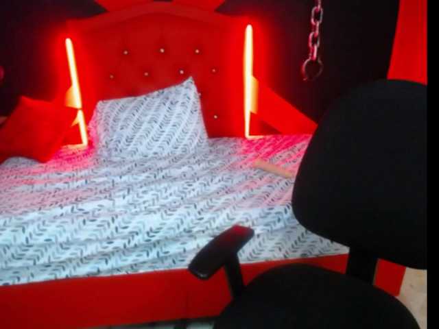 Скриншоты трансляции MielRose