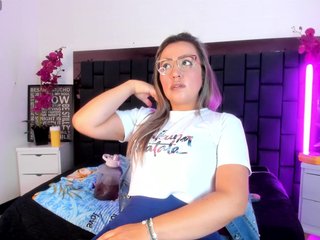 Эротический видеочат MiiaBlond