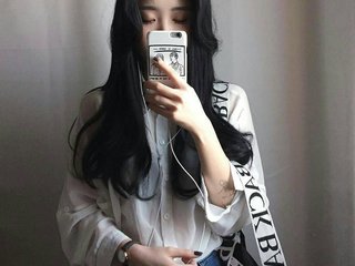 Эротический видеочат MIIIHAA
