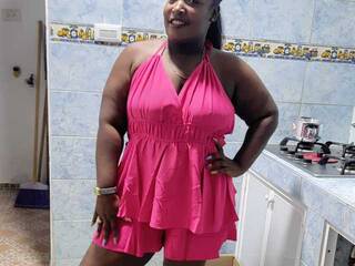 Эротический видеочат MikaelaTaylor