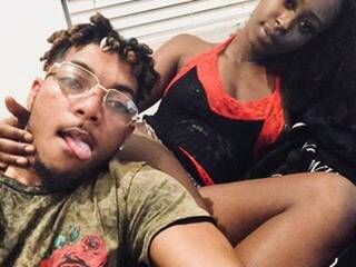 Эротический видеочат Mikeandcoco