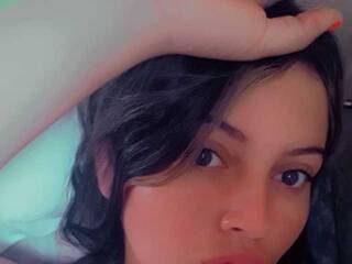 Эротический видеочат MileyMoon