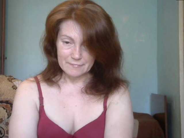 Фотографии MilfCarrliena Classic milf lets have some hot chat ! pvt , tips are welcome .* no russian