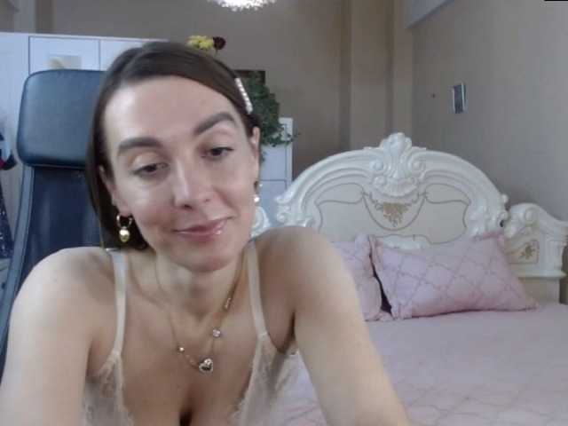 Фотографии MilfRyhanne sweet guys i get naked for 500 TKN i use dildo and more ask me :* BSDM TOYS