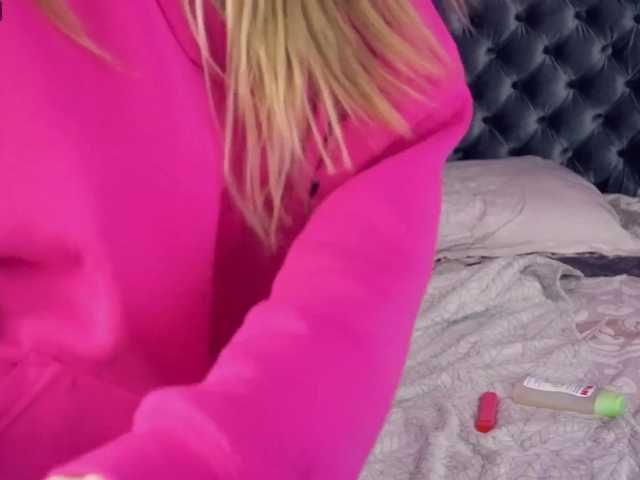 Скриншоты трансляции MillaDoll