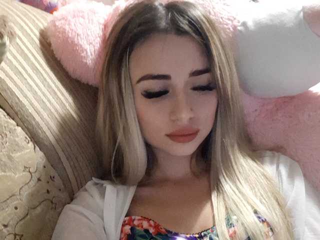 Скриншоты трансляции Millania18