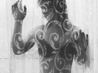 Эротический видеочат Mina-Harker