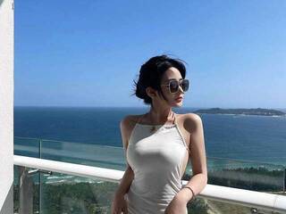 Эротический видеочат Mina23ii