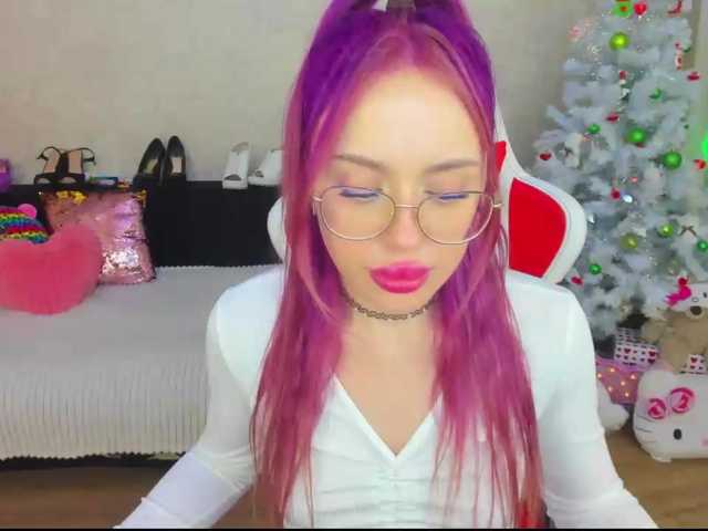 Фотографии MindyKally touch ass(40) touch tits (45)kiss you(20)dance(50)show outfot(15)show panties(23)suck dildo(70)suck anal plug(35)say your name(10)touch myself(45)flowers for flower(15)kiss(24) (❤❤❤Merry Christmas !❤❤❤ )