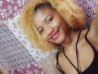 Эротический видеочат Mirelle12