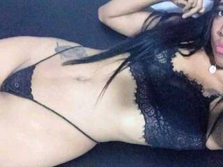 Эротический видеочат mischarlote02