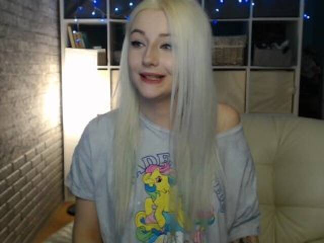 Скриншоты трансляции MissJess