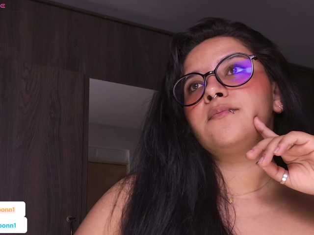 Скриншоты трансляции MissMoonn