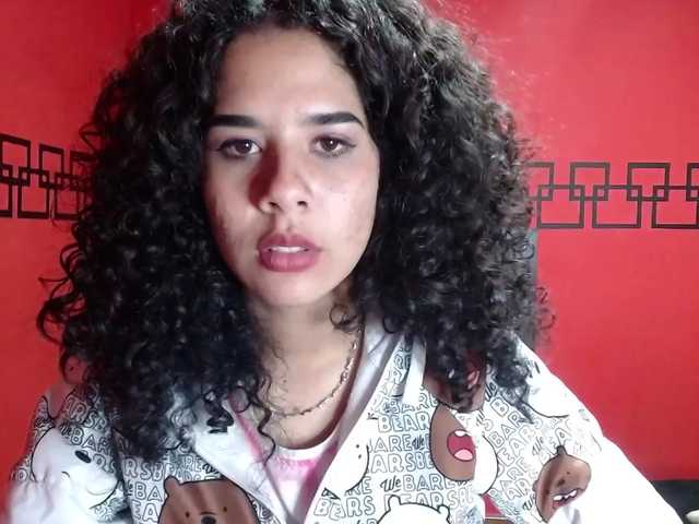 Скриншоты трансляции MoansMia