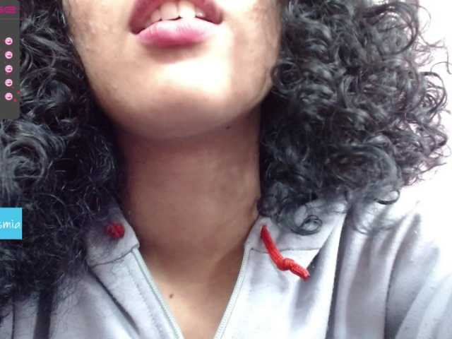 Скриншоты трансляции MoansMia