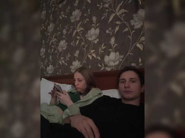 Скриншоты трансляции Molly-and-Tommy