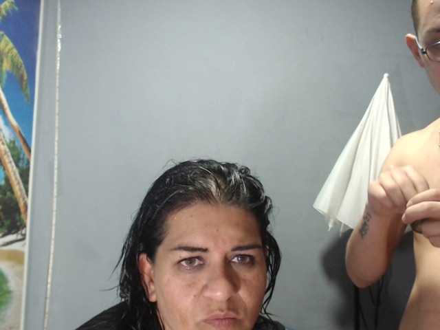 Скриншоты трансляции MommysPervers