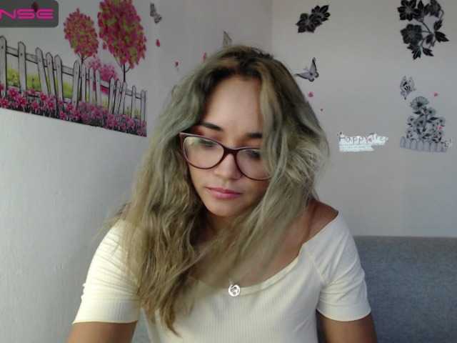 Скриншоты трансляции monica-squirt