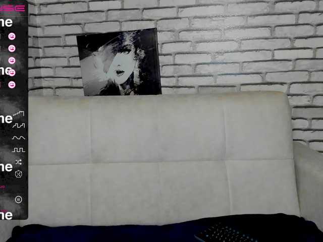 Скриншоты трансляции MonicaGucci