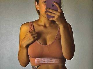 Эротический видеочат monicapops