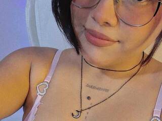 Эротический видеочат MonieLodge