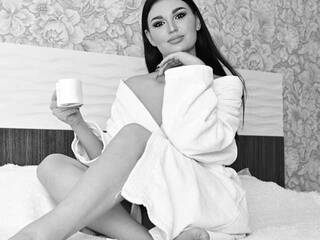 Эротический видеочат Monika-Doll