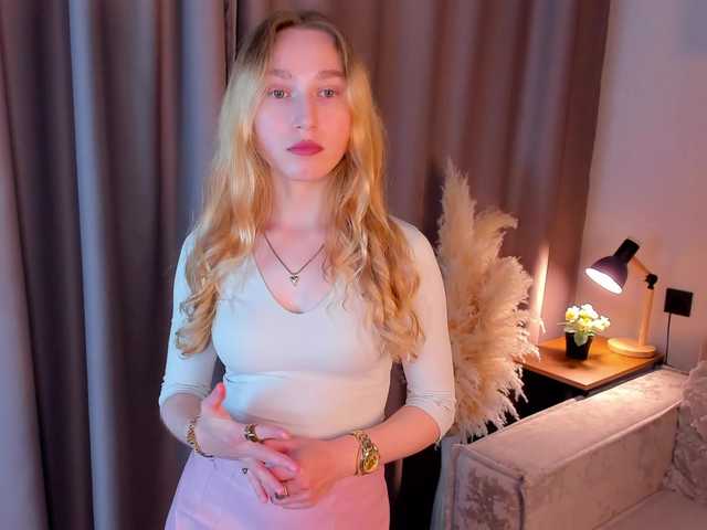 Скриншоты трансляции MonikaGreens