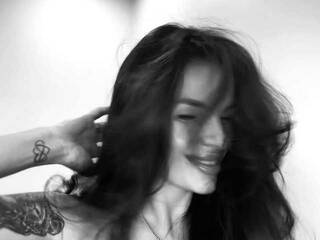 Эротический видеочат moretta96