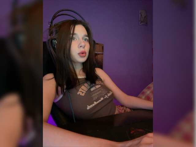 Скриншоты трансляции _Polly_