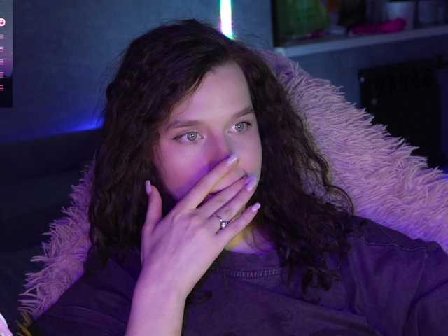 Скриншоты трансляции _Polly_