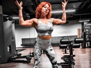 Эротический видеочат MuscularMommy