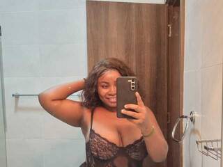 Эротический видеочат Honeyglowlive