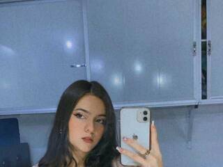 Эротический видеочат Nahiara-Evans