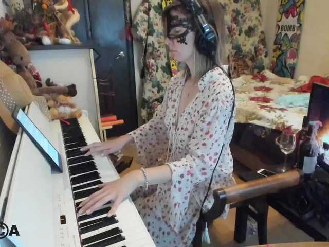 Скриншоты трансляции PianoGirl