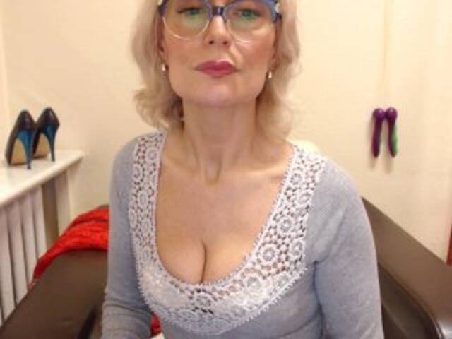 Скриншоты трансляции Dixie_Sutton