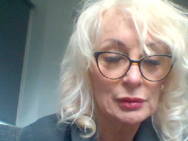 Скриншоты трансляции Dixie_Sutton