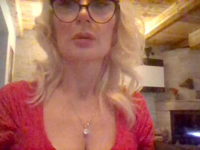 Скриншоты трансляции Dixie_Sutton