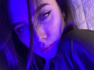 Эротический видеочат NancyMoone