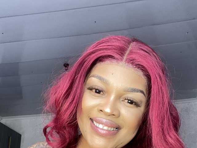 Фотография профиля Naughty-Mel